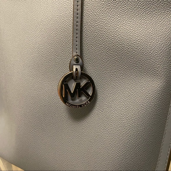 Michael Kors Hayley Large Tote in Denim PL Blue - Picture 5 of 10